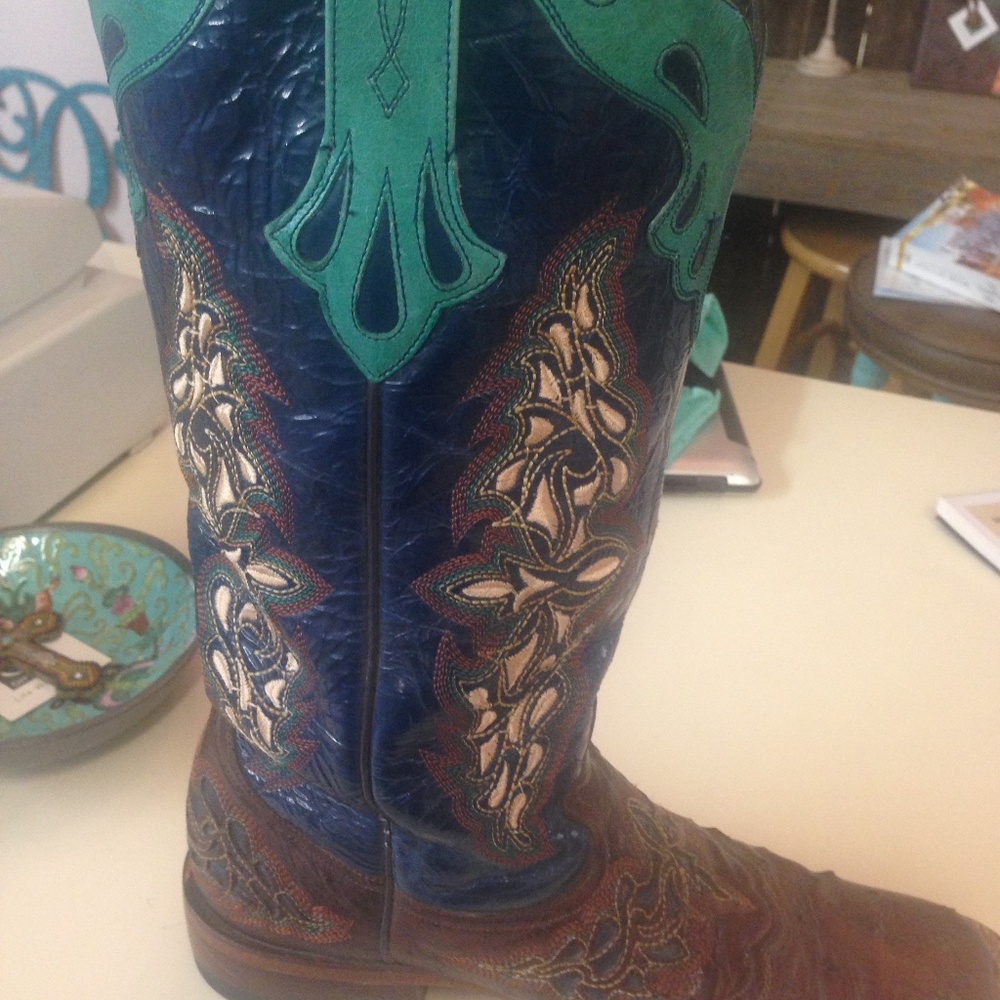 Luchase womens boot